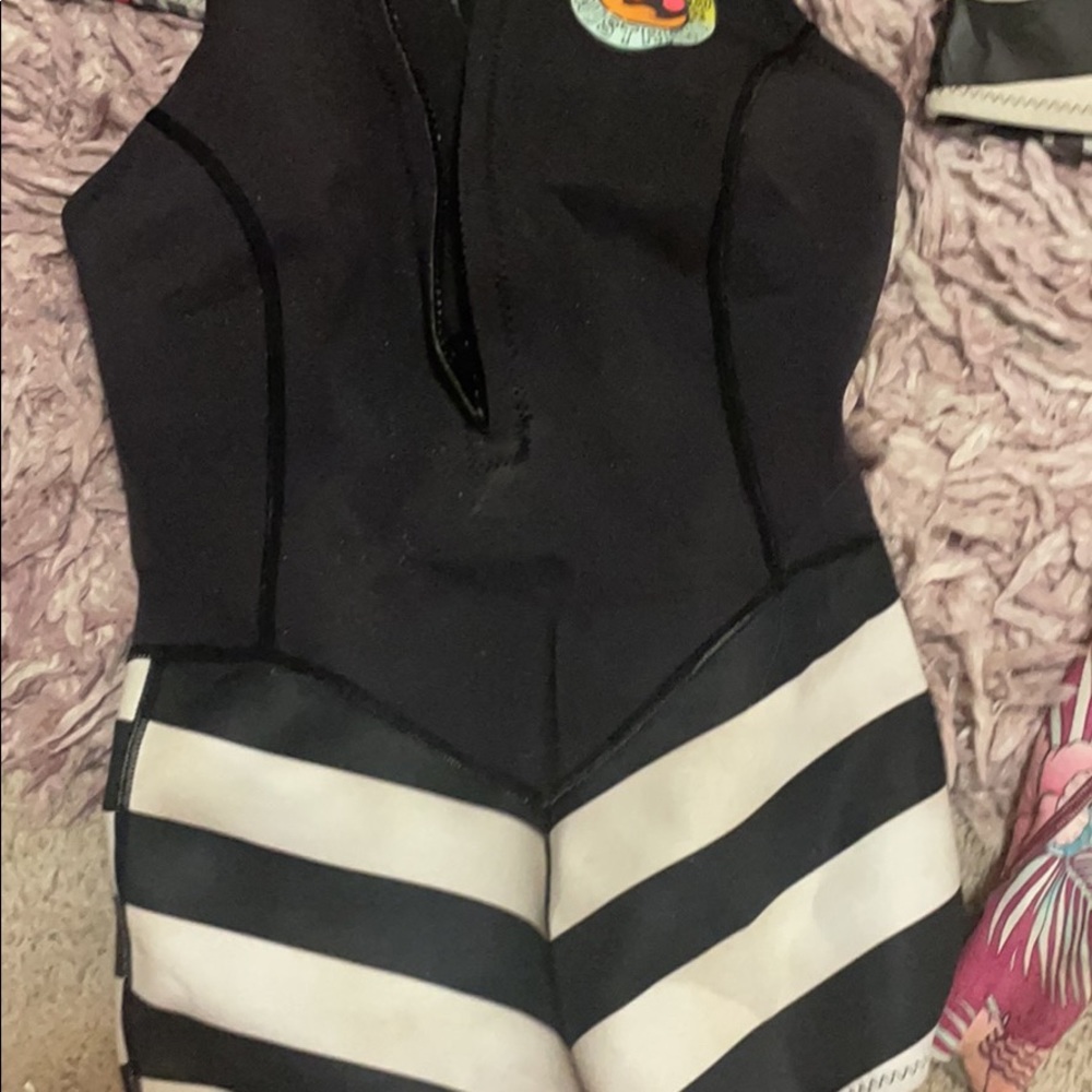 Billabong wetsuits 4 items